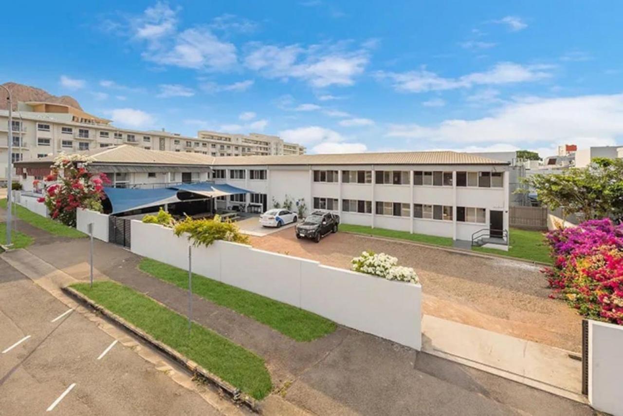 Seaside Lodge Hostel Townsville- Right Next To Coles, 2 Mins Walk To Strand & Cbd- Passport Required Exterior foto