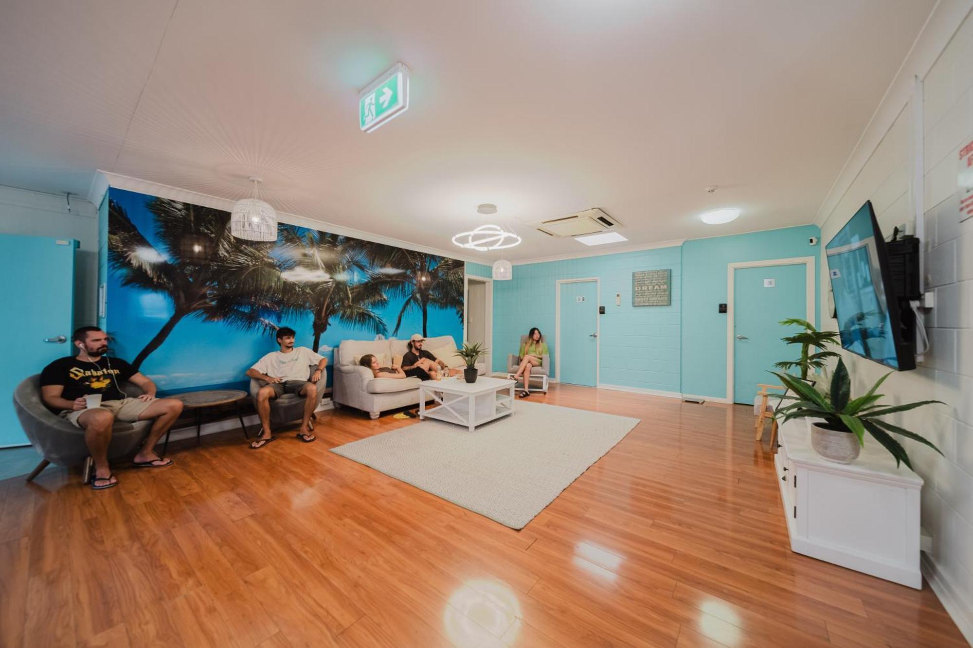Seaside Lodge Hostel Townsville- Right Next To Coles, 2 Mins Walk To Strand & Cbd- Passport Required Exterior foto