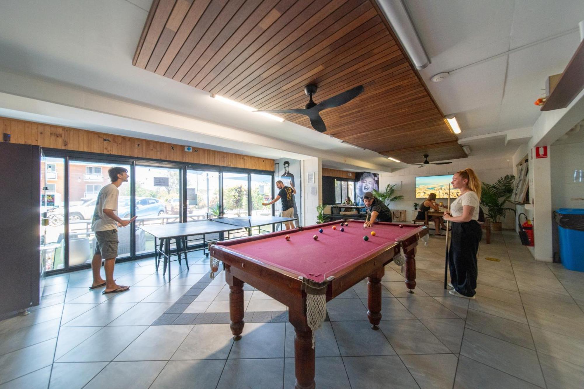 Seaside Lodge Hostel Townsville- Right Next To Coles, 2 Mins Walk To Strand & Cbd- Passport Required Exterior foto