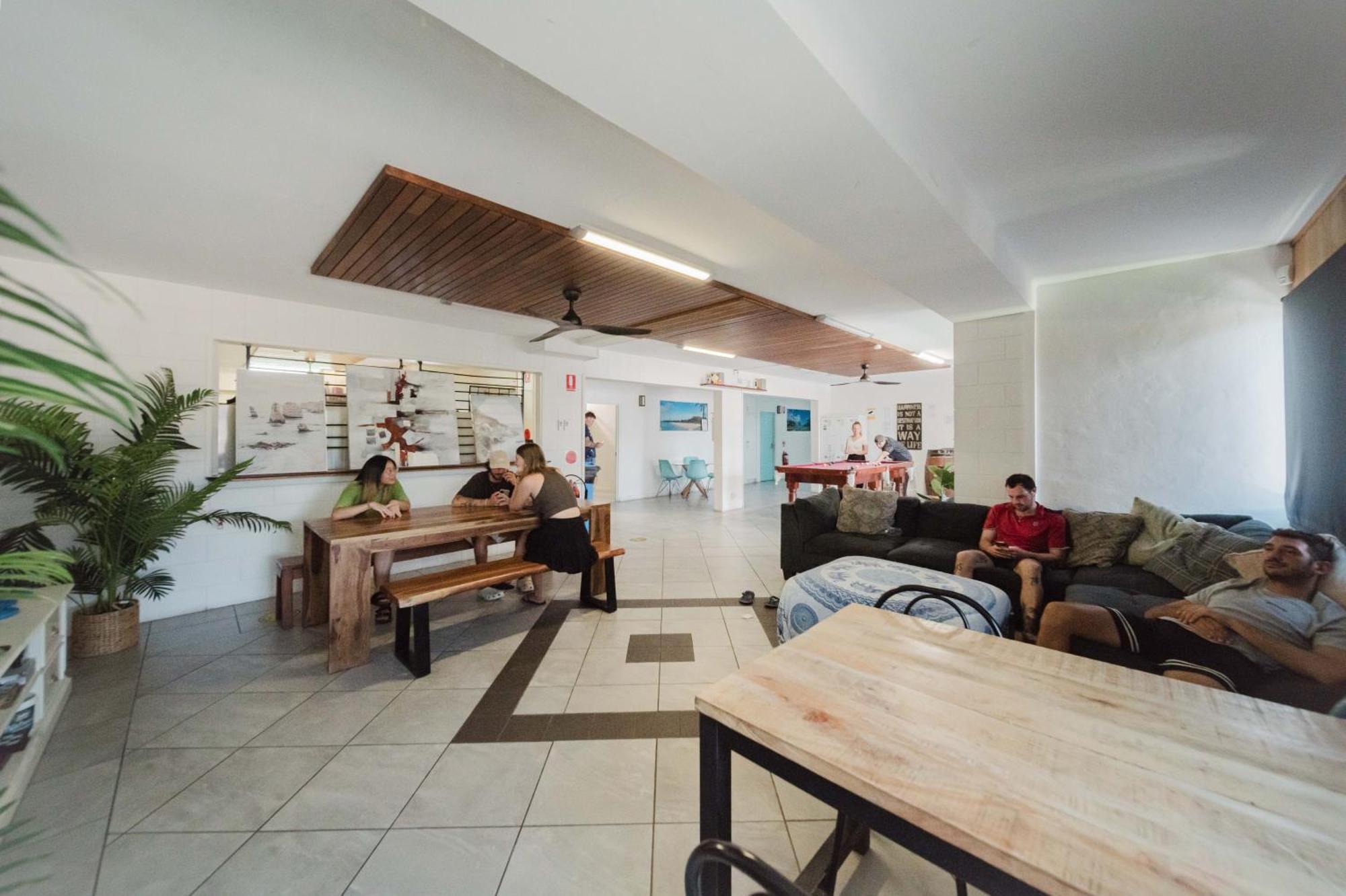 Seaside Lodge Hostel Townsville- Right Next To Coles, 2 Mins Walk To Strand & Cbd- Passport Required Exterior foto