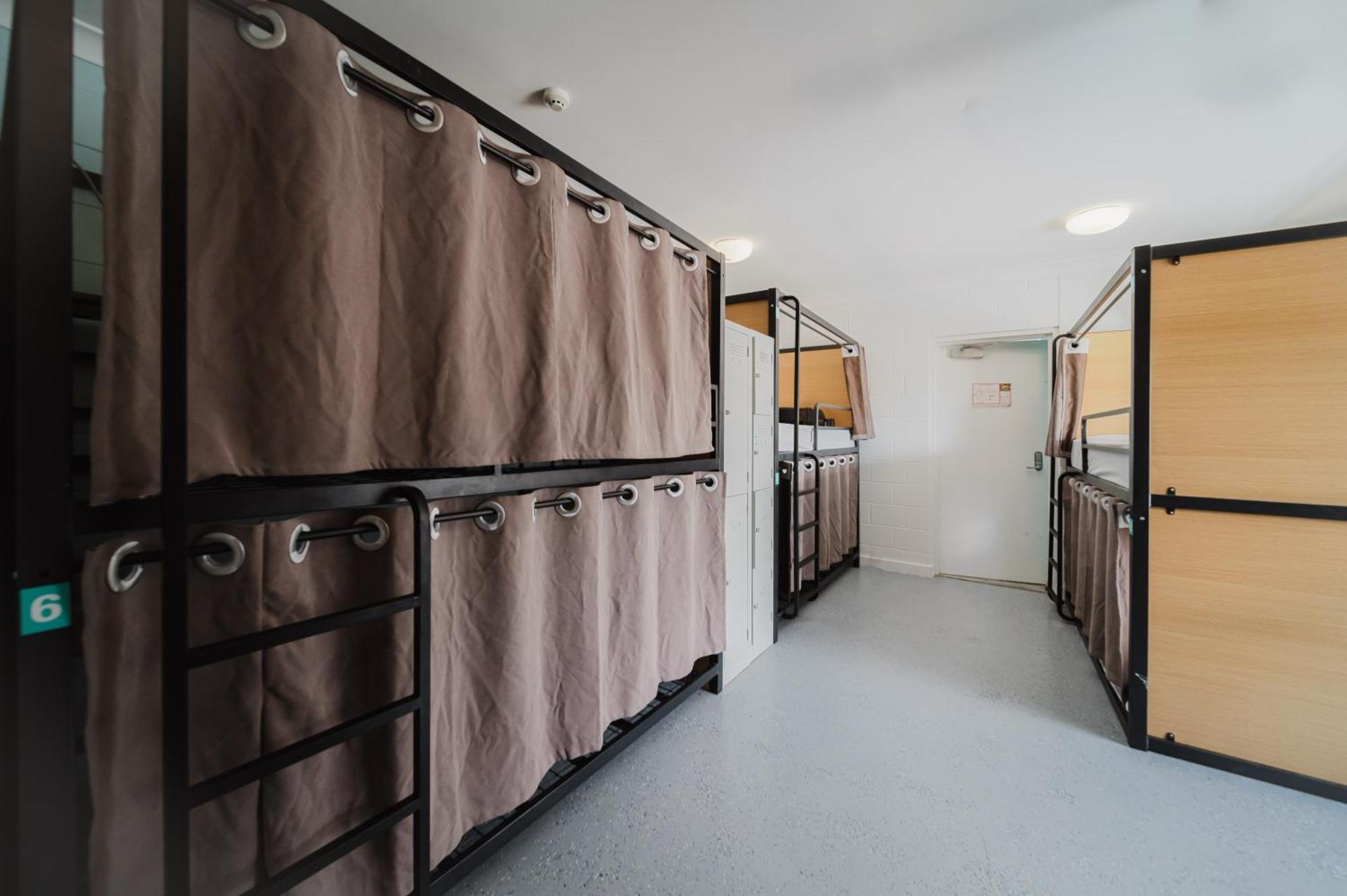 Seaside Lodge Hostel Townsville- Right Next To Coles, 2 Mins Walk To Strand & Cbd- Passport Required Exterior foto